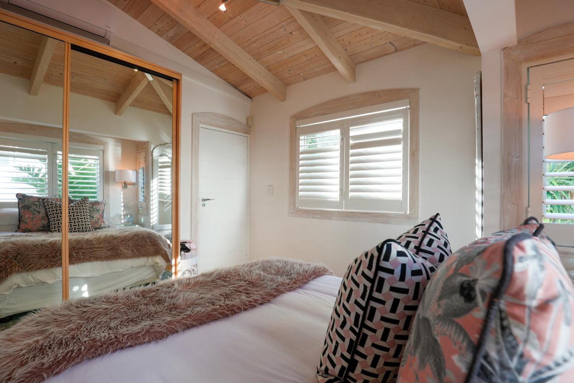 Clifton Yolo Spaces - Clifton Sea View Apartment *